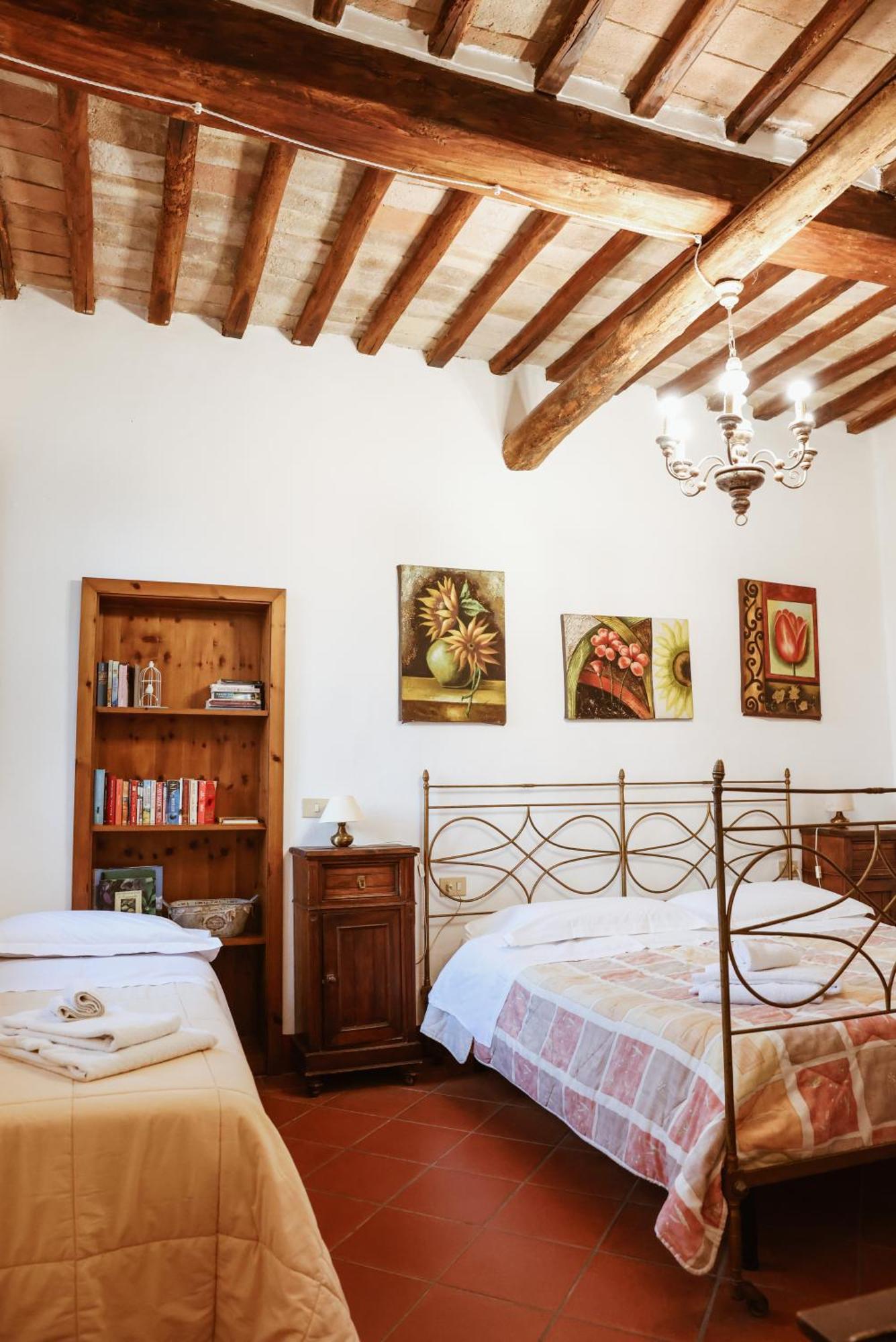 Bio-Agriturismo La Ginestra Сан-Кашіано-ін-Валь-ді-Пеза Екстер'єр фото